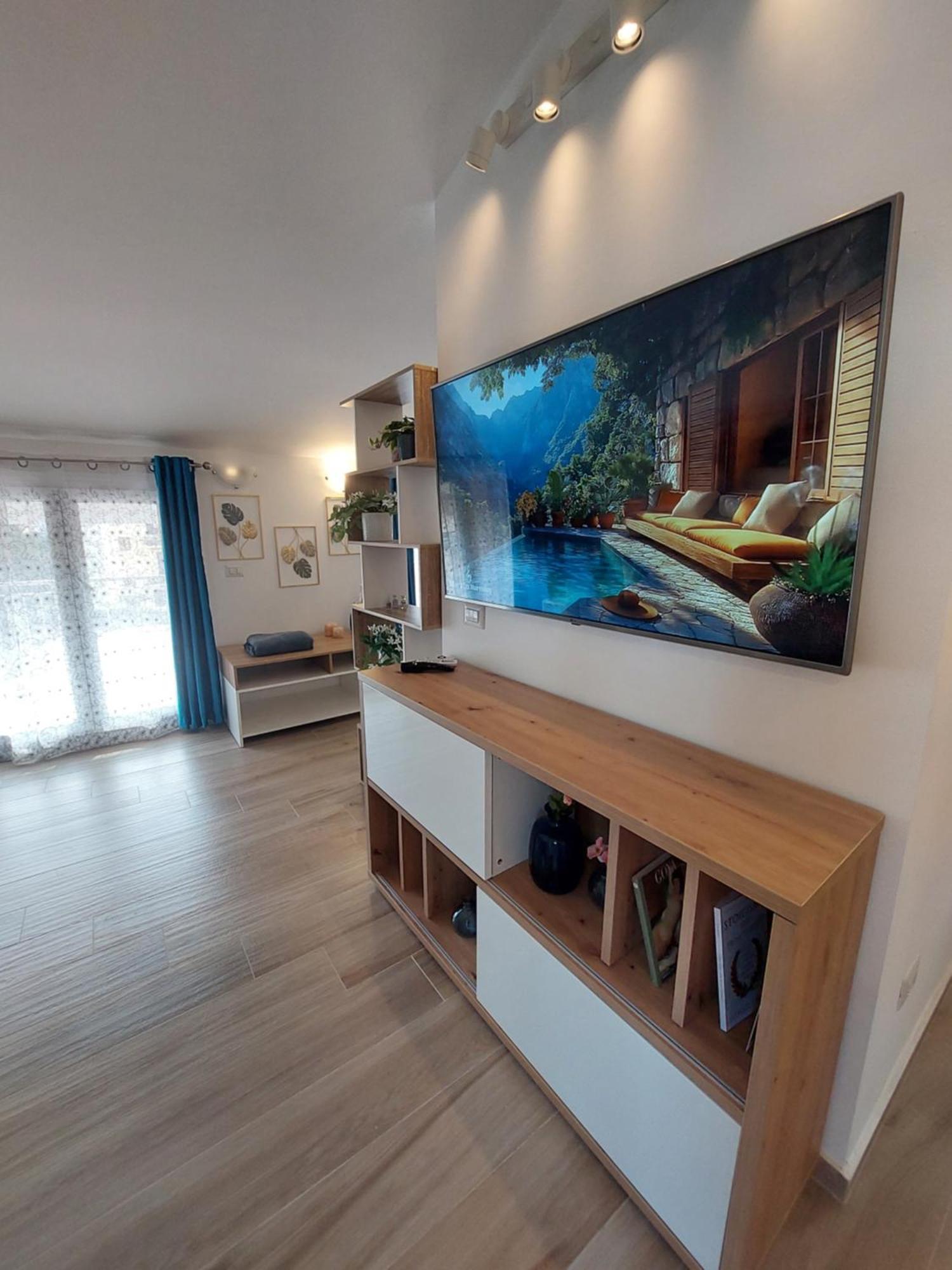 Grazioso Loft, Luminoso E Appena Ristrutturato Apartamento